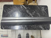 7P5837788F PORSCHE CAYENNE SAĞ ÖN KAPI BANDI ORİJİNAL ÇIKMA