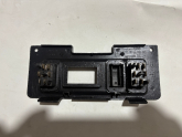 Oto Çıkma Parça / Volkswagen / Polo / Oto Cam / Cam Düğmesi / Çıkma Parça 