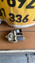 VOLKSWAGEN GOLF 5 ÖN SOL CAM MOTORU 1K0959792J