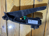 Oto Çıkma Parça / Volkswagen / Passat / Koltuk & Döşeme / Pedal / Çıkma Parça 