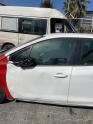 Peugeot 208 sol ön kapı beyaz