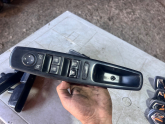 Oto Çıkma Parça / Renault / Fluence / Oto Cam / Cam Düğmesi / Çıkma Parça 
