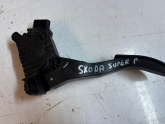 SKODA SUBERP GAZ PEDALI