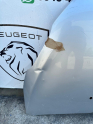 Oto Çıkma Parça / Peugeot / 208 / Kaporta & Karoser / Kaput Menteşesi / Çıkma Parça 