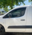 Oto Çıkma Parça / Peugeot / Partner / Kaporta & Karoser / Sol Ön Kapı / Çıkma Parça 