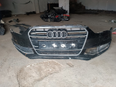 Audi A4 ön tampon dolu