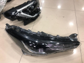 Oto Çıkma Parça / Toyota / Corolla / Far & Stop / Sağ Ön Far / Çıkma Parça 