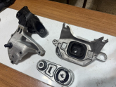 Oto Çıkma Parça / Renault / Megane / Motor / Takozu & Kulağı / Çıkma Parça 