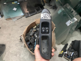 Oto Çıkma Parça / Renault / Clio / Oto Cam / Düğme Çerçevesi / Çıkma Parça 
