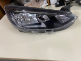 FORD FOCUS 4 SİYAH ZEMİN SAĞ FAR ORJİNAL ÇIKMA