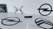 Opel Crossland X Sağ Ön Çamurluk Plastiği  YQ008126XT 39010671