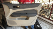 FORD FOCUS ÇIKMA ORJİNAL SAĞ ÖN KAPI DÖŞEMESİ BDÇ