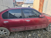 Nissan primera p11 Sağ ön kapı