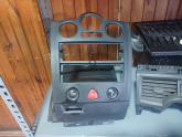 Oto Çıkma Parça / Renault / Megane / Teyp / Teyp Çerçevesi / Çıkma Parça 