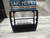ÇIKMA VW PASSAT B5 TEYP ÇERÇEVESİ 3B0858069K