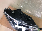 Oto Çıkma Parça / Seat / Leon / Far & Stop / Sağ Ön Far / Çıkma Parça 