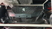 Peugeot 2008 ön tampon dolu