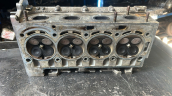 Oto Çıkma Parça / Volkswagen / Passat / Motor / Silindir Kapağı / Çıkma Parça 