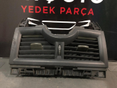 Oto Çıkma Parça / Renault / Megane / Kalorifer / Kalorifer Izgarası / Çıkma Parça 