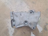 Oto Çıkma Parça / Renault / Clio / Motor / Bağlantı Braketi / Çıkma Parça 