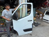 Oto Çıkma Parça / Renault / Master / Kaporta & Karoser / Sol Ön Kapı / Çıkma Parça 