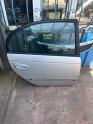 2001 toyota avensis sağ arka kapı dolu