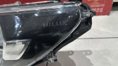 Oto Çıkma Parça / Toyota / Hilux / Far & Stop / Sol Ön Far / Çıkma Parça 