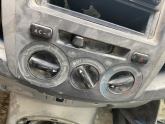 TOYOTA HİLUX 2006-2011 KLİMA KONTROL DÜĞMELERİ        (XS2104S25)