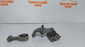 Oto Çıkma Parça / Renault / Laguna / Motor / Takozu & Kulağı / Çıkma Parça 
