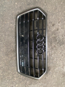 AUDİ Q5 ön panjur orijinal çıkma kırık çatlak yok