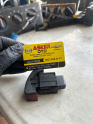 Oto Çıkma Parça / Opel / Corsa / Elektrik / Dörtlü Flaşör Düğmesi / Çıkma Parça 