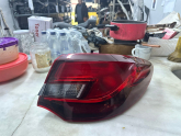 OPEL ASTRA J SEDAN SAĞ DIŞ STOP ÇIKMA ORJİNAL YEDEK PARÇA