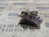 Oto Çıkma Parça / Volkswagen / Passat / Kaporta & Karoser / Kapı Kilidi / Çıkma Parça 