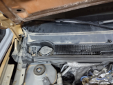 Oto Çıkma Parça / Dacia / Sandero / Oto Cam / Ön Cam Izgarası / Çıkma Parça 