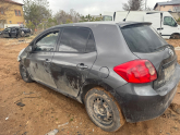 Toyota Auris  sol ön kapı