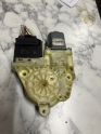 VW PASSAT B6,7 SOL ARKA ÇIKMA ORJİNAL CAM MOTORU