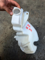 AUDİ A6 SİLECEK SUYU DEPOSU 1998 - 2004 MODEL