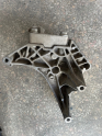 Oto Çıkma Parça / Volkswagen / Jetta / Motor / Takozu & Kulağı / Çıkma Parça 