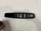 RENAULT MEGANE 3 SOL ÖN CAM DÜĞME ÇERÇEVESİ