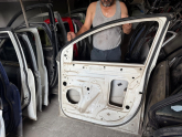 Oto Çıkma Parça / Audi / Q7 / Kaporta & Karoser / Sağ Ön Kapı / Çıkma Parça 