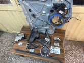 Oto Çıkma Parça / Volkswagen / Transporter / Oto Cam / Cam Krikosu / Çıkma Parça 