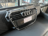 Audi A1 8X0853651 Çıkma Ön Panjur 2011-2016