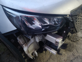 Peugeot 2008 SUV sağ ön far hatasız sökme
