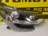 Oto Çıkma Parça / Renault / Megane / Far & Stop / Sağ Ön Far / Çıkma Parça 