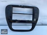 Oto Çıkma Parça / Citroen / C3 / Tampon / Sis Farı Çerçevesi / Çıkma Parça 