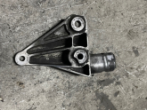 Oto Çıkma Parça / Audi / A4 / Motor / Takozu & Kulağı / Çıkma Parça 