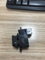 Oto Çıkma Parça / Hyundai / i20 / Oto Cam / Cam Düğmesi / Sıfır Parça 