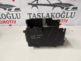 FORD FİESTA AKÜ YERİ HAFİF KUSURLU