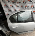 Nissan Primera sağ arka kapı