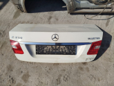 MERCEDES E250 W212 BAGAJ KAPAĞI GÜÇMANLAR